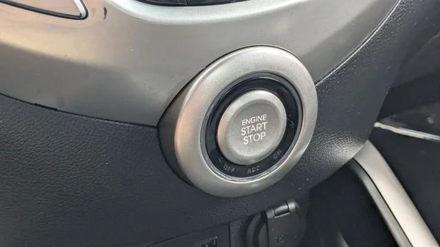 2015 Hyundai Veloster Base - Photo 17