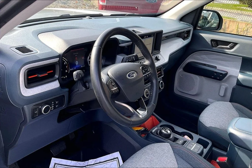 Used 2024 Silver Ford XLT image 13