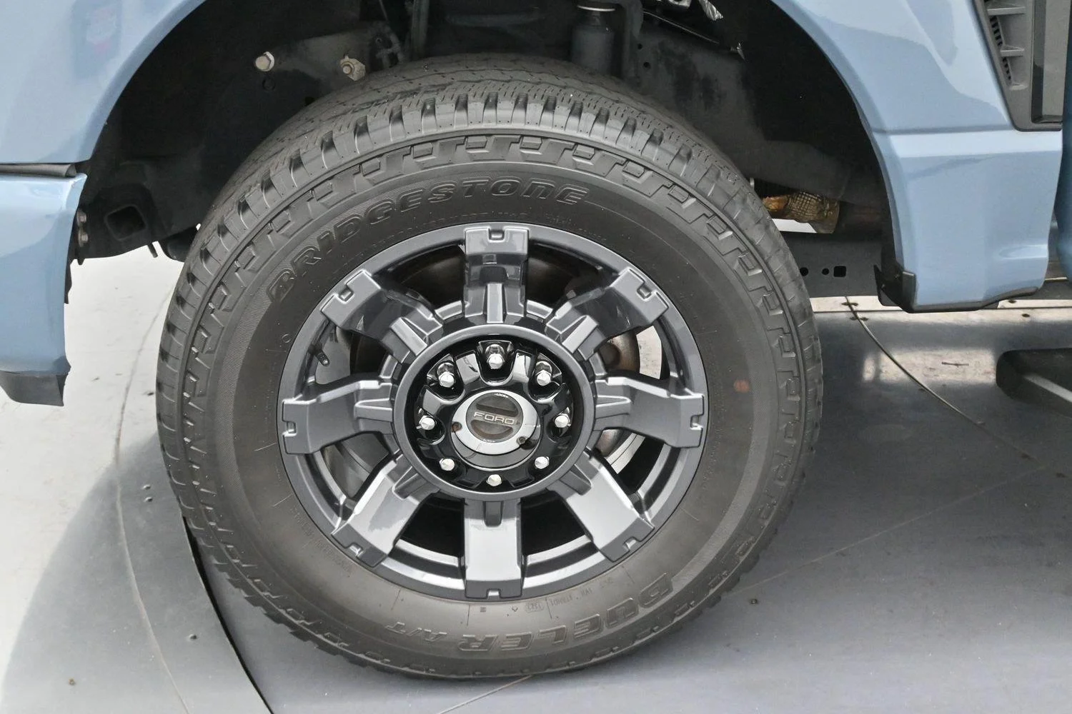 Used 2023 Azure Gray Metallic Tri-Coat Ford Lariat image 38