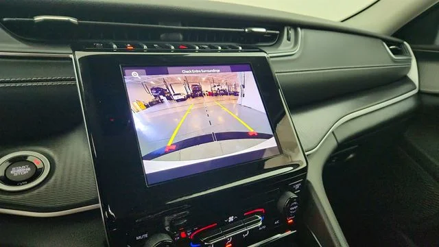 2023 Jeep Grand Cherokee Laredo - Photo 21