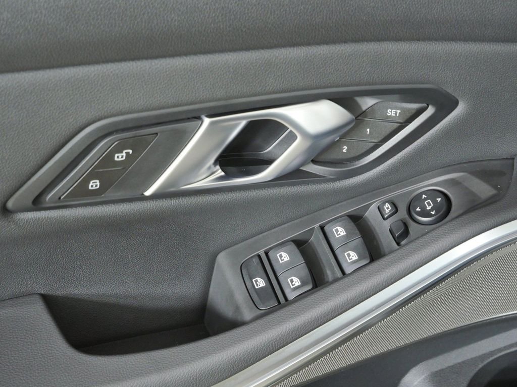 New 2026 Black Sapphire Metallic BMW 330i xDrive image 35
