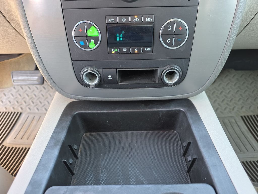 Used 2011 Silver GMC SLT image 27