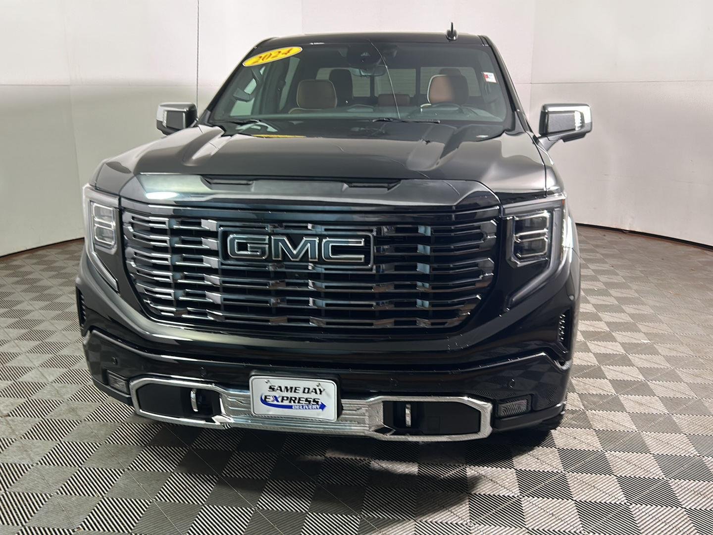 Used 2024 Onyx Black GMC Denali Ultimate image 13