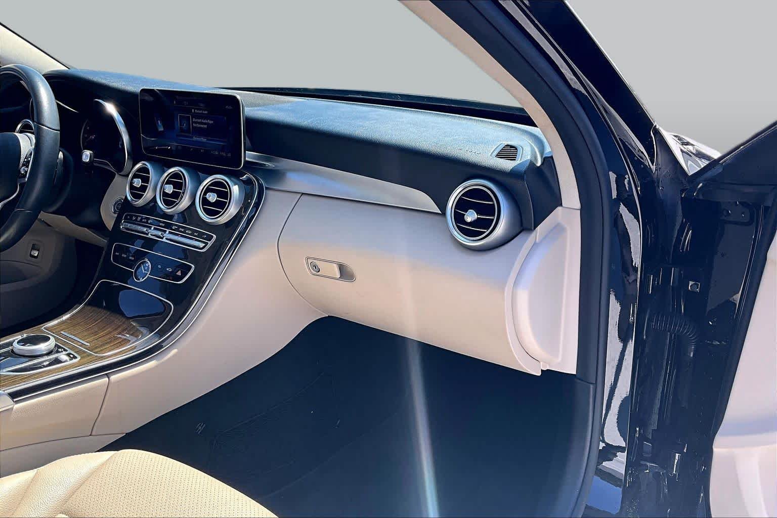 Used 2019 Obsidian Black Metallic Mercedes-Benz C 300 image 18