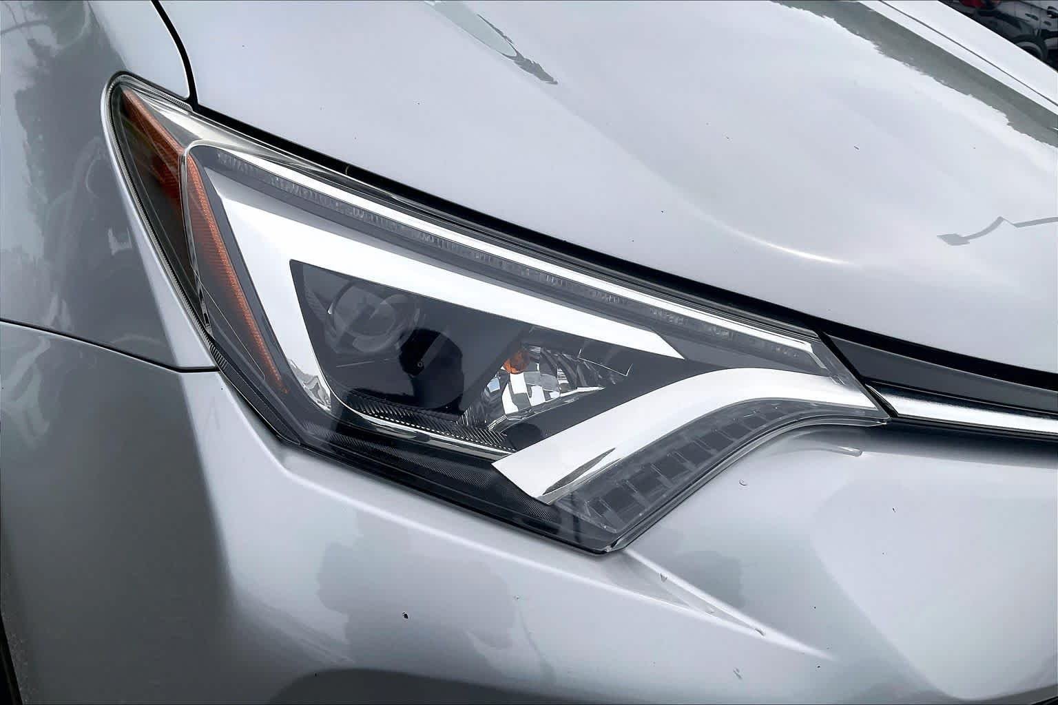 Used 2016 Silver Sky Metallic Toyota Limited image 51