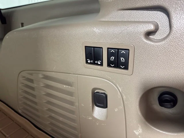 Used 2020 Gray GMC SLT image 23
