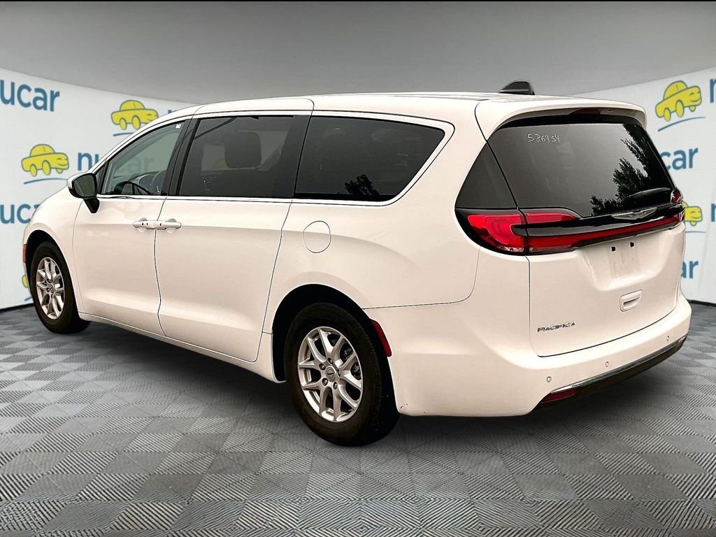 Used 2023 White Chrysler Touring L image 5