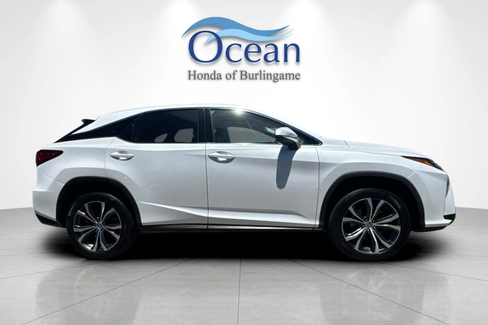 Used 2017 White Pearl Lexus 350 image 3