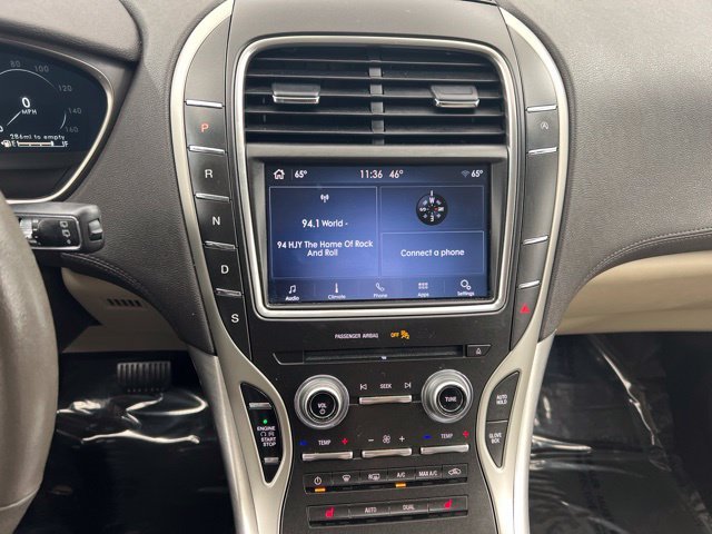 Used 2019 Blue Lincoln Standard image 18