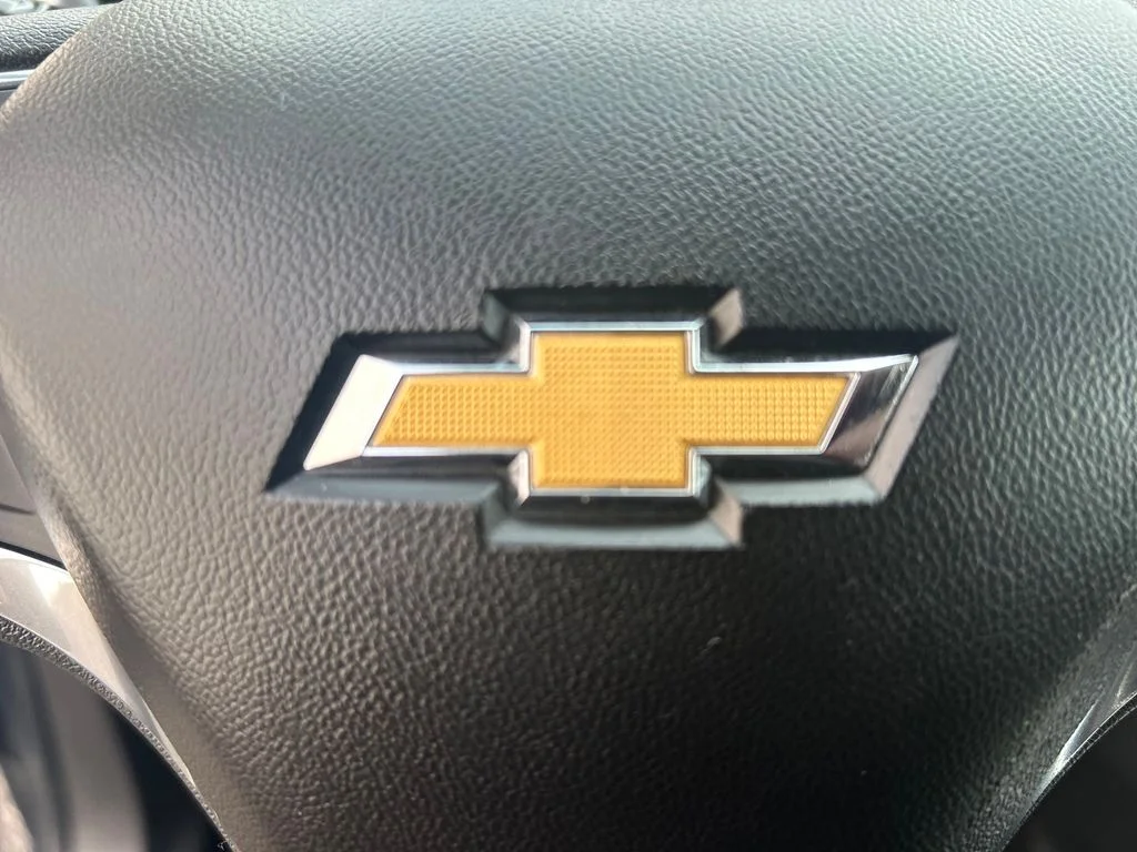 Used 2021 Gray Chevrolet LT image 19