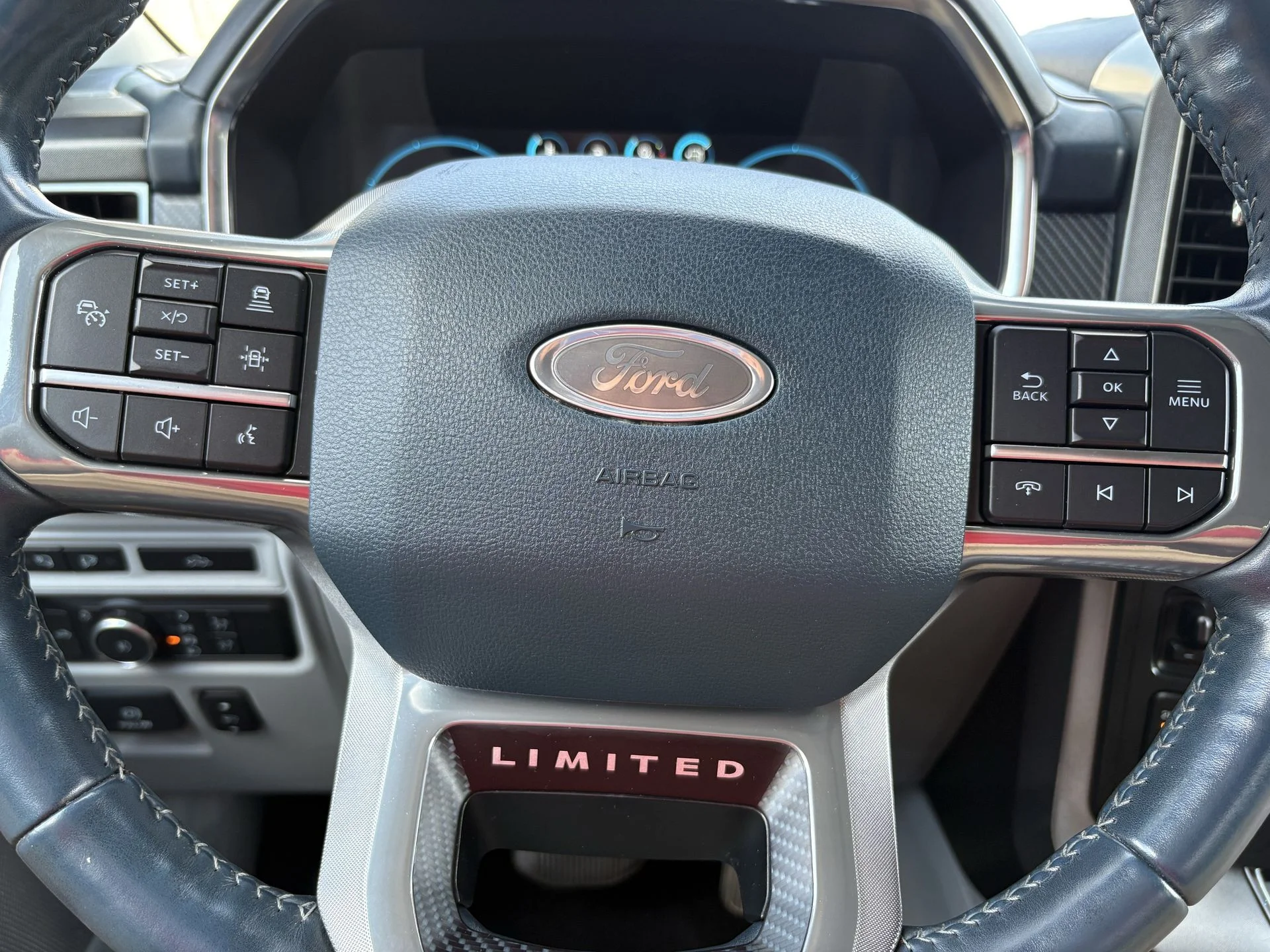 Used 2022 Silver Metallic Ford Limited image 12