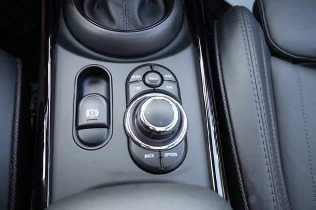 Used 2022 Black MINI Clubman image 41