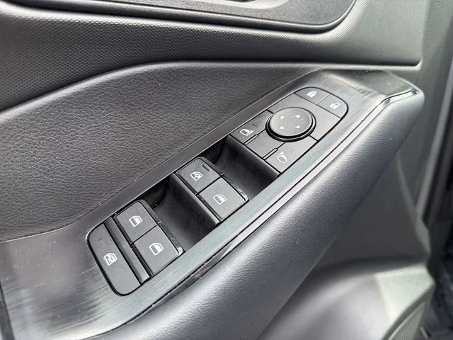 Used 2025 Silver Nissan S image 13