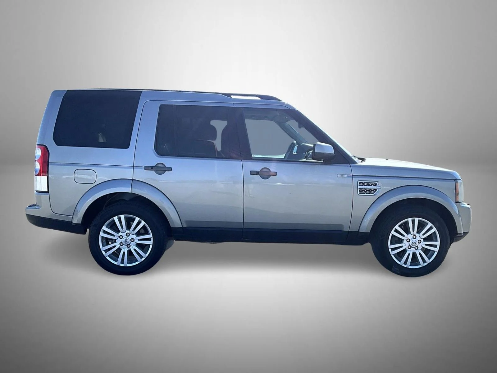 Used 2011 Beige Land Rover V8 image 4