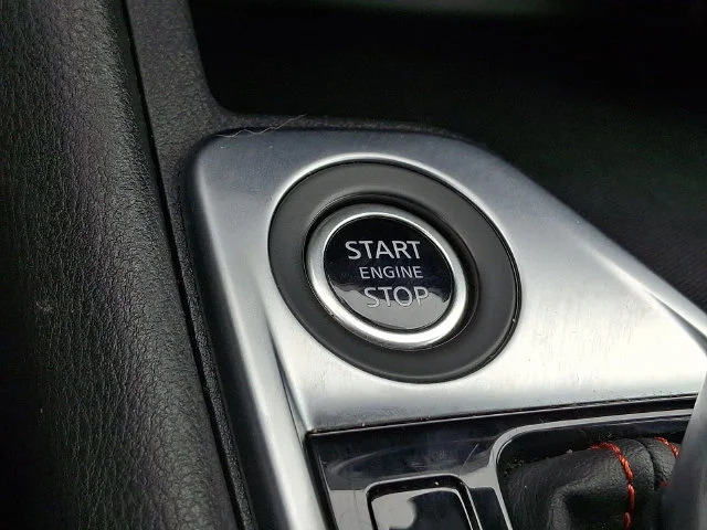 Used 2025 White Nissan SR image 22