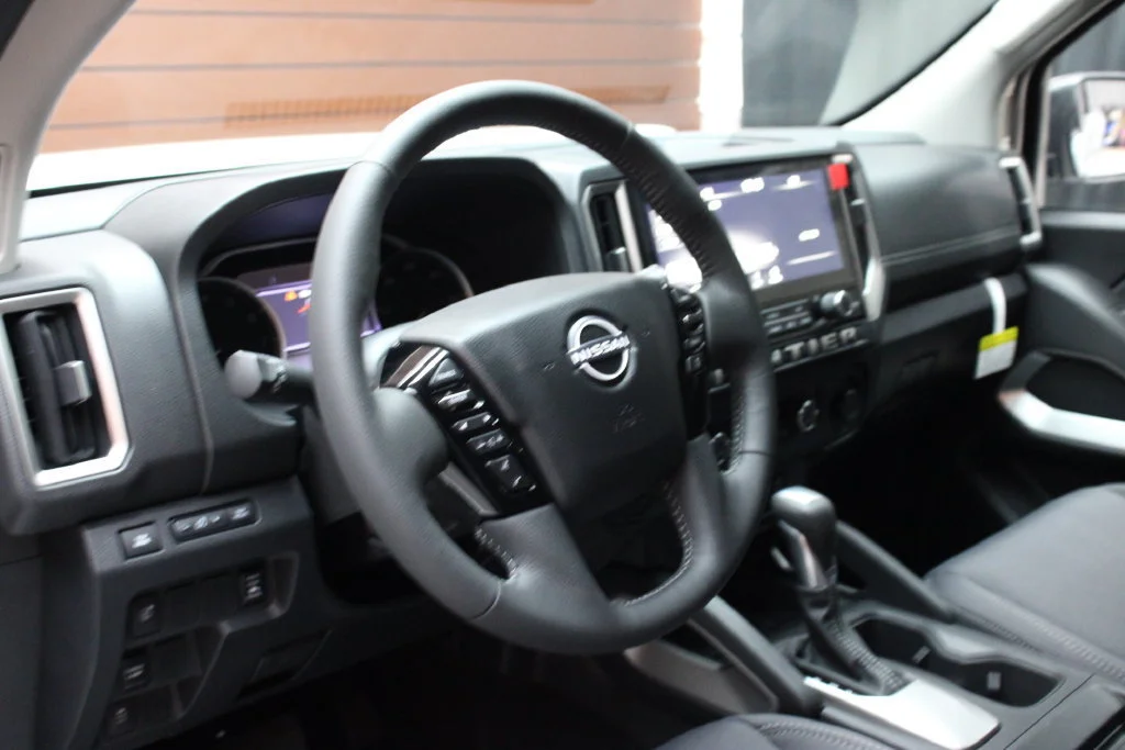 New 2027 Glacier White Nissan Crew Cab SV image 18
