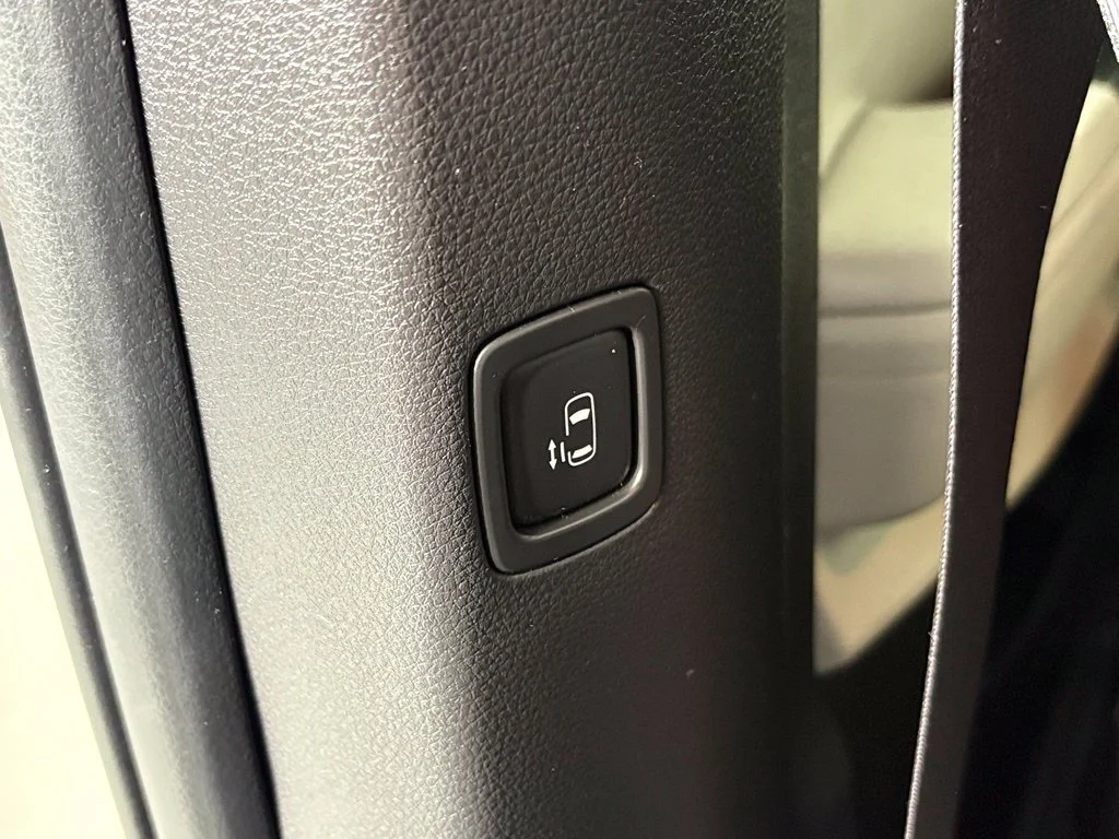 Used 2022 Red Kia LXS image 36
