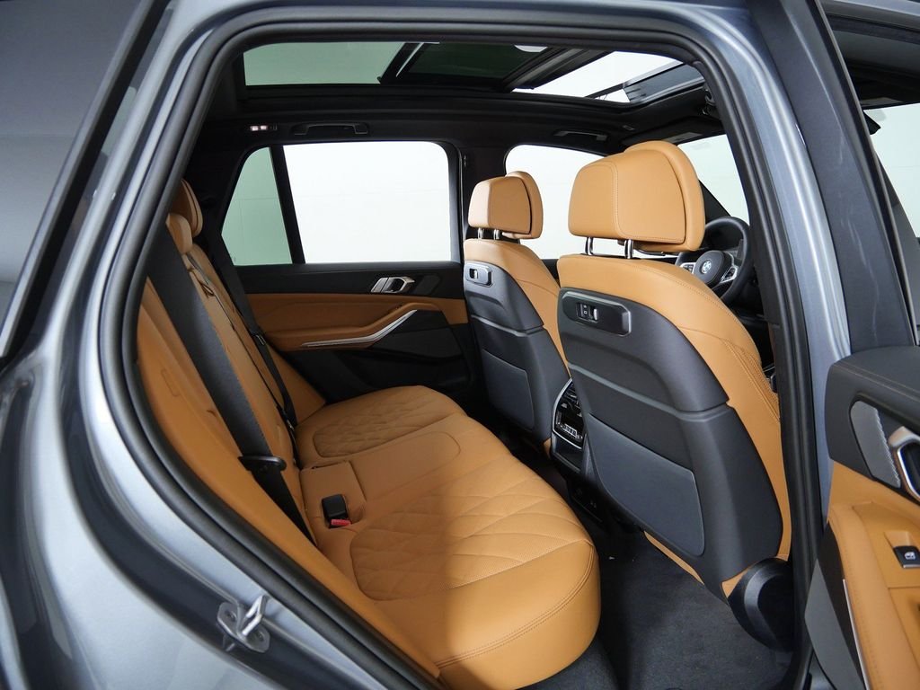 New 2026 Skyscraper Grey Metallic BMW xDrive40i image 22