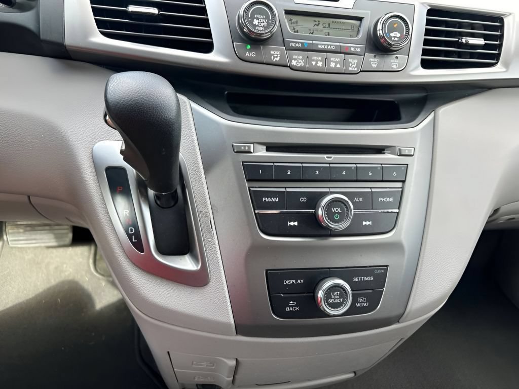 Used 2016 Modern Steel Metallic Honda LX image 29