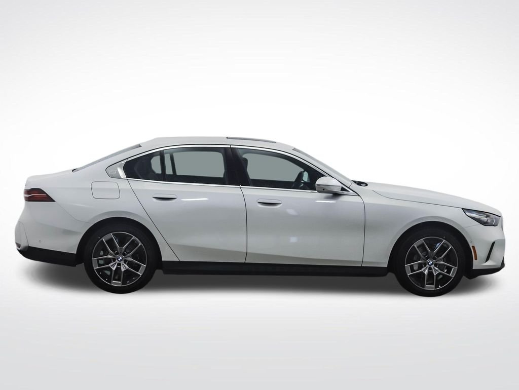 Used 2026 White Metallic BMW 530i xDrive image 6