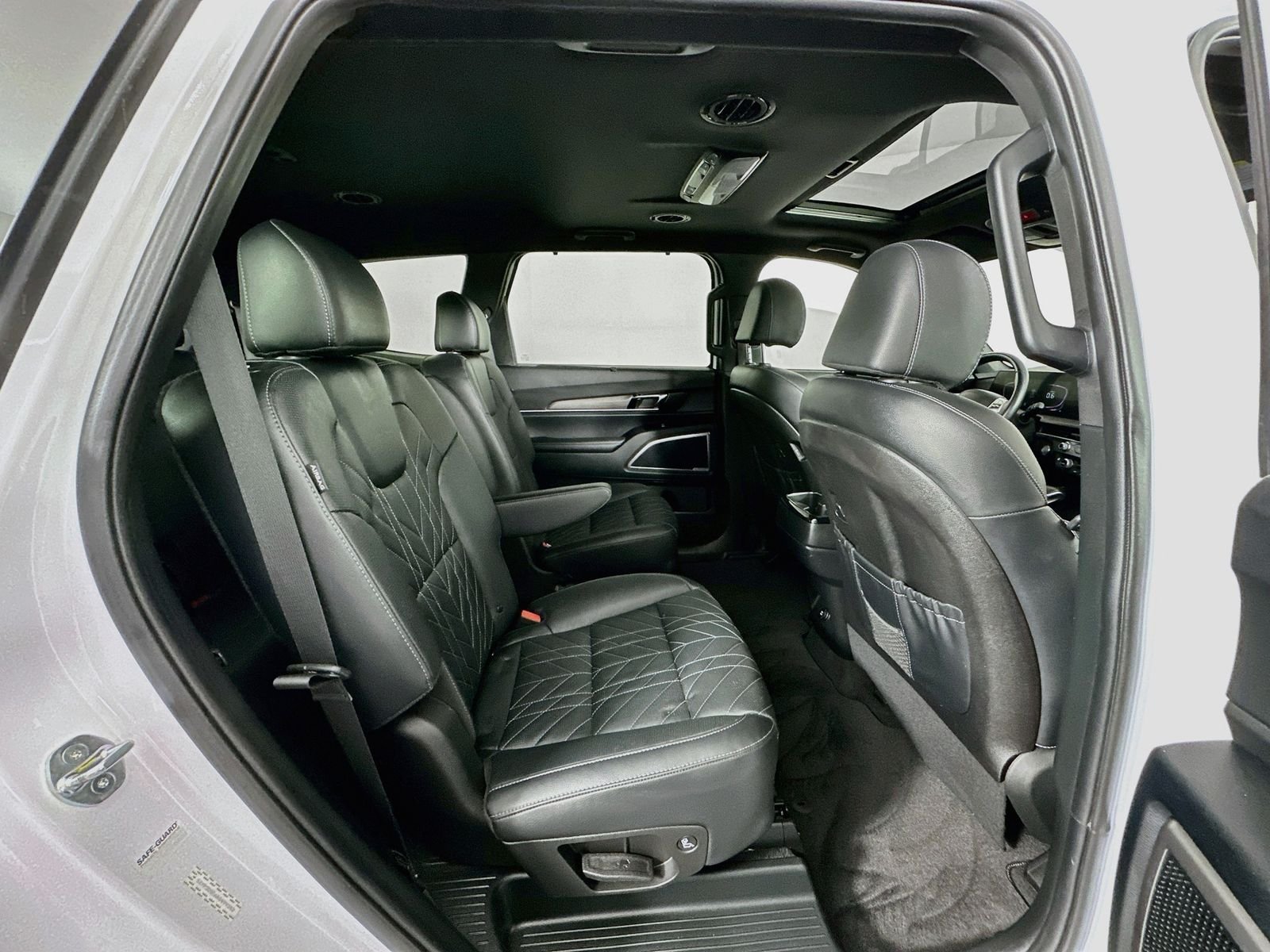 Used 2024 Glacial White Pearl Kia EX X-Line image 30