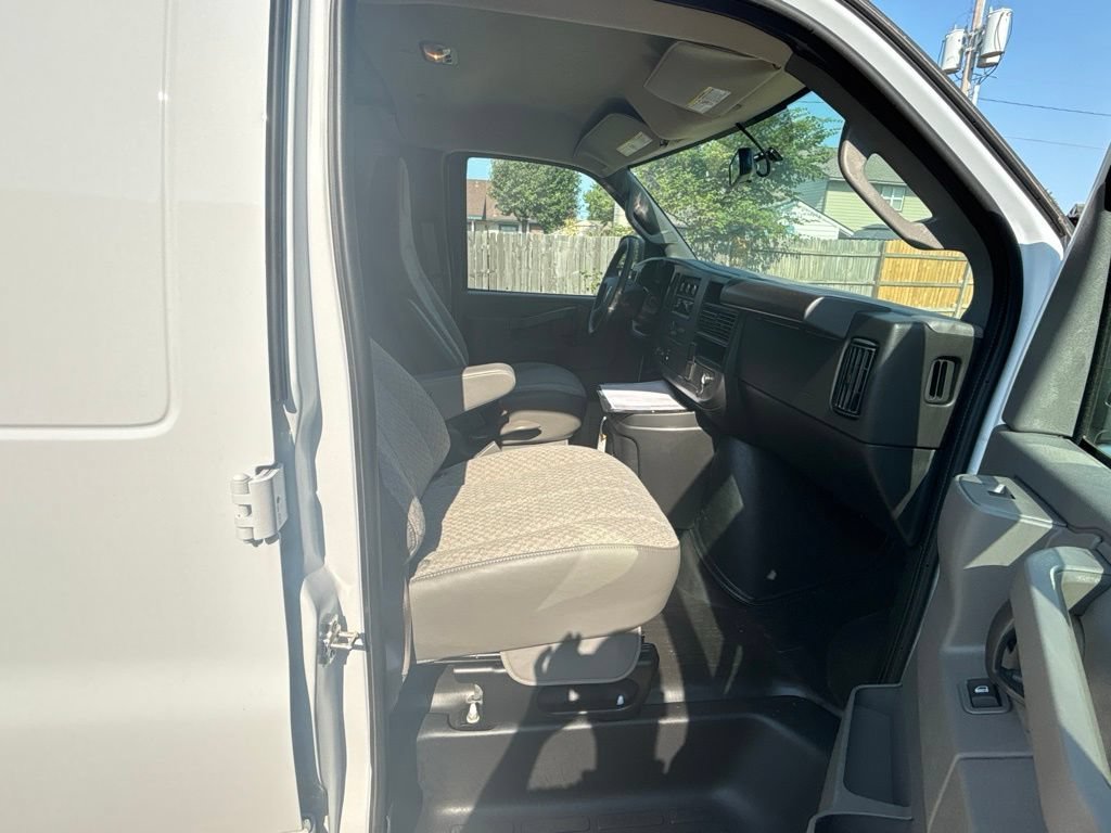 2026 GMC Savana Cargo Work Van - Photo 12