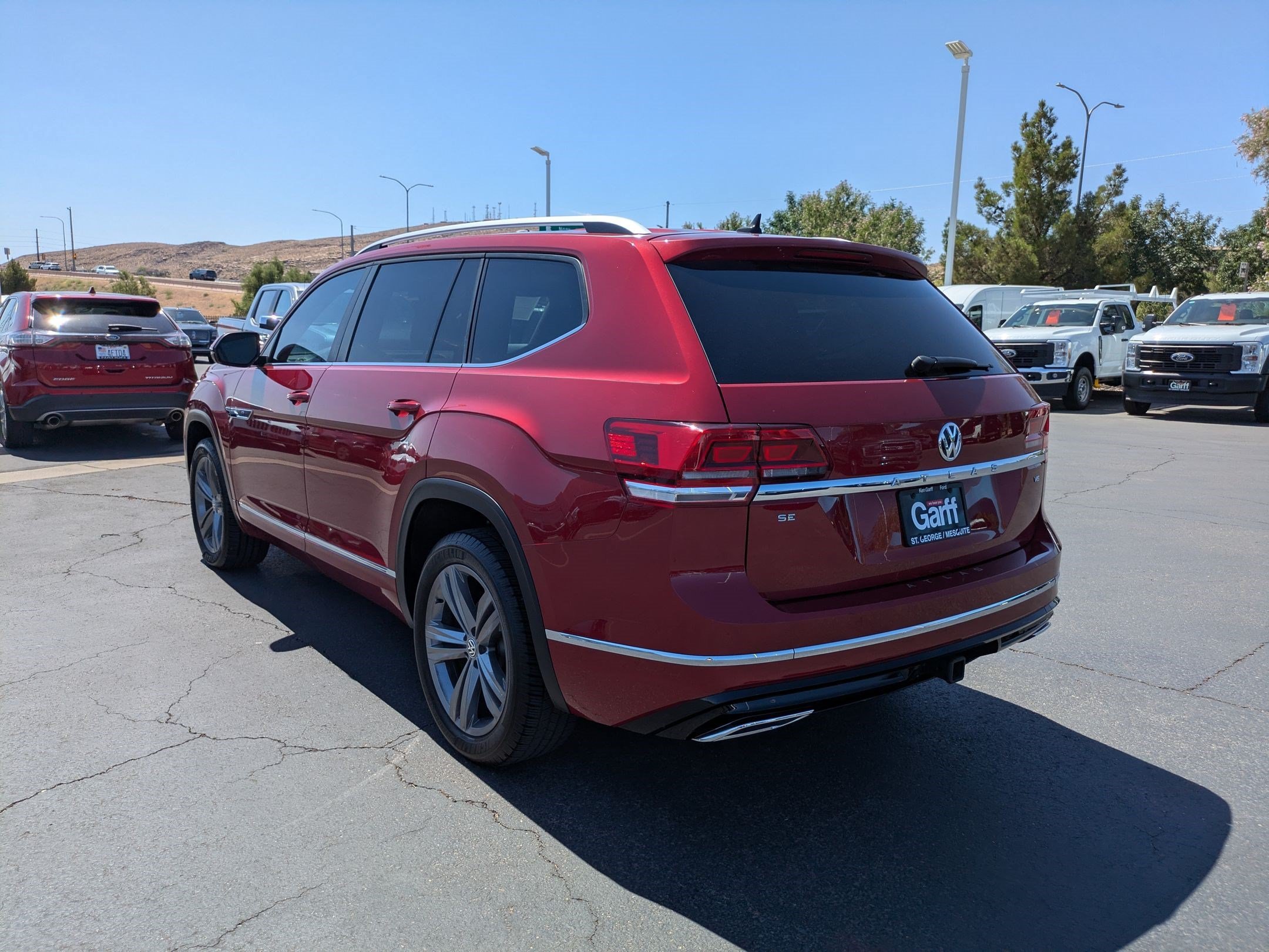 Used 2019 Fortana Red Metallic Volkswagen 3.6L V6 SE w/Technology R-Line image 5