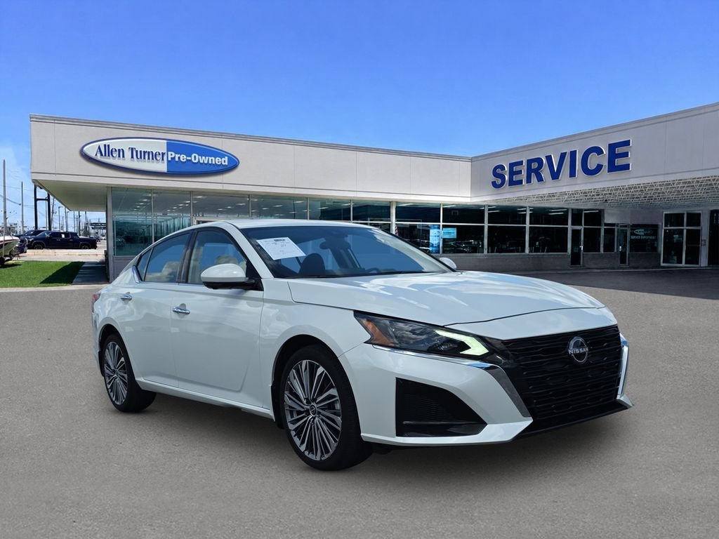 Used 2024 Pearl White Tricoat Nissan 2.5 SL image 2