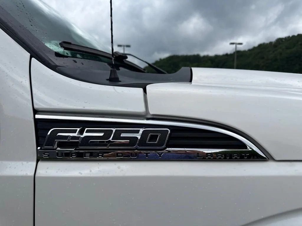 Used 2014 White Platinum Clearcoat Metallic Ford Platinum image 15