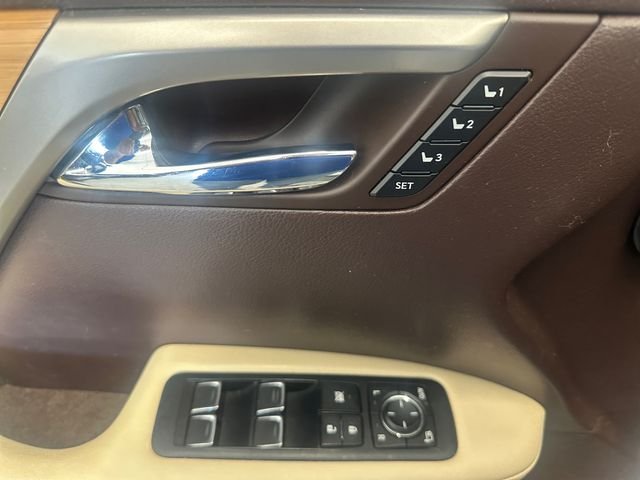 Used 2018 White Lexus 350L image 28