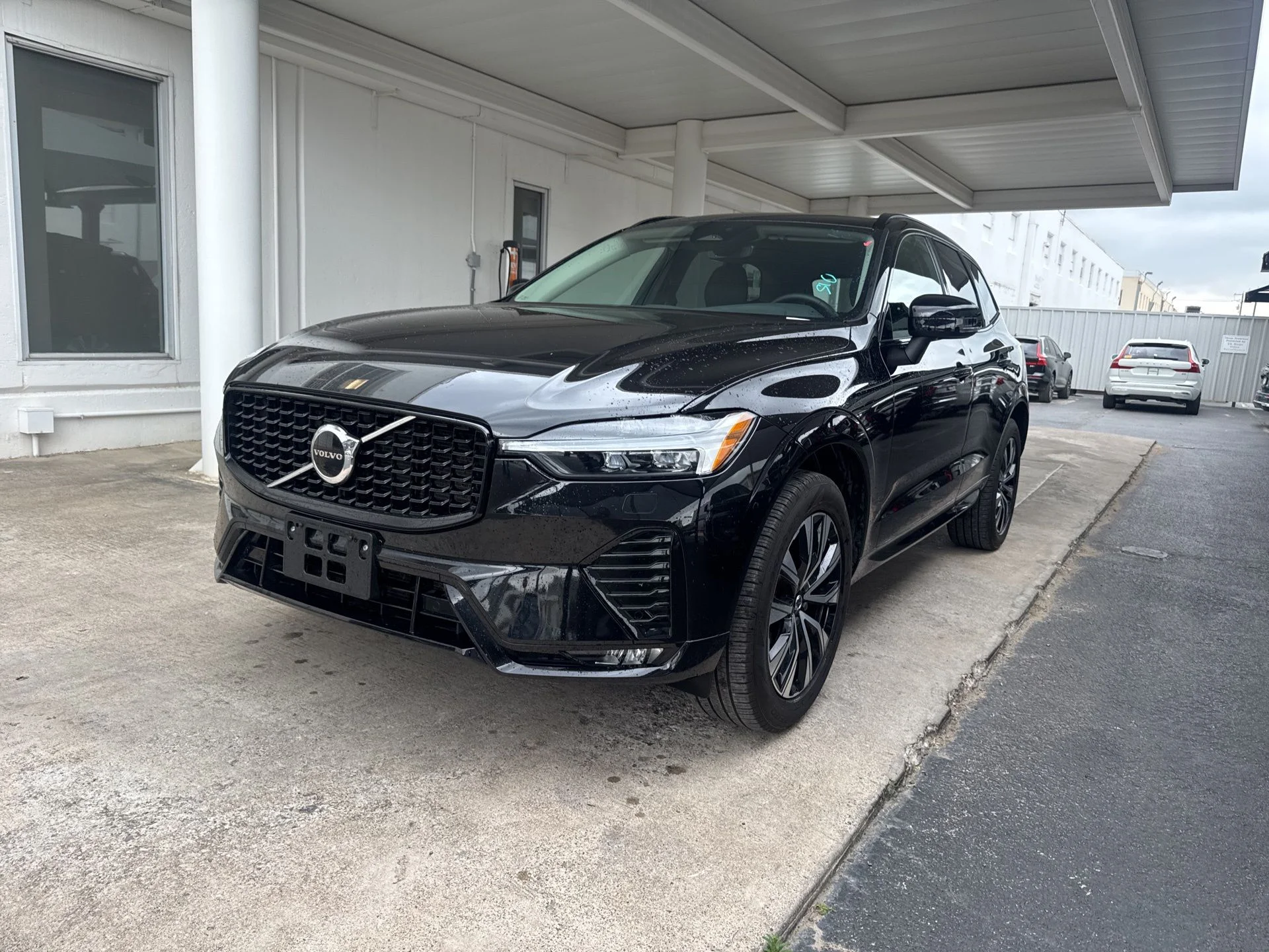 2025 Volvo XC60 B5 Core Dark AWD's photo