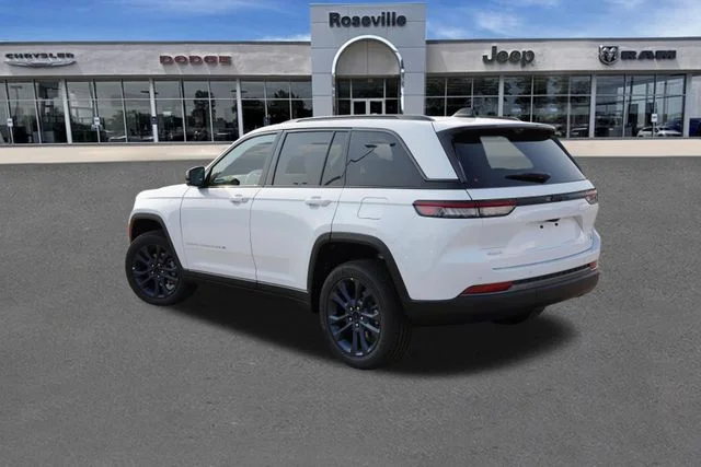 New 2026 Bright White Clear-Coat Exterior Paint Jeep Limited image 5