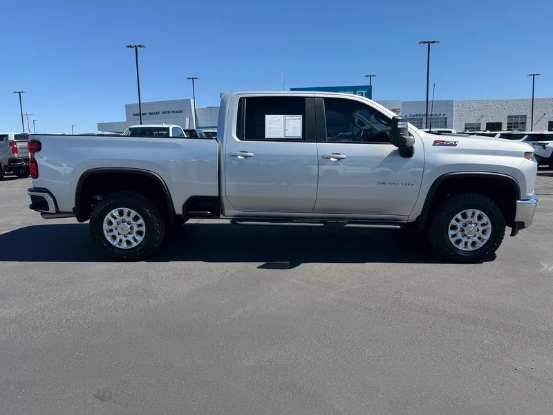 Used 2023 Silver Ice Metallic Chevrolet LT image 2