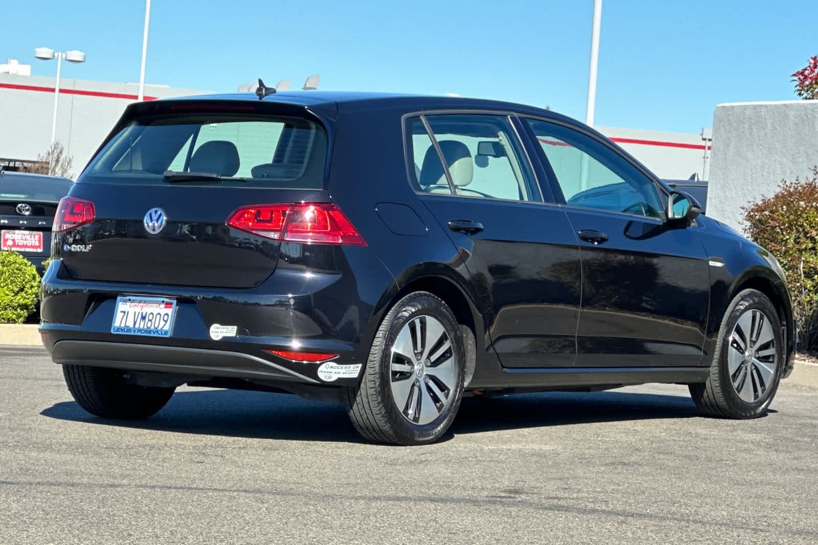Used 2015 Volkswagen e-Golf e-Golf SEL Premium with VIN WVWPP7AU1FW911870 for sale in Roseville, CA