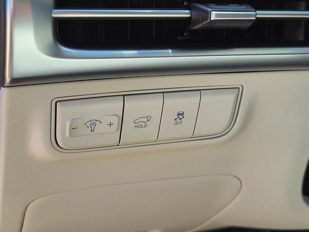 New 2026 Shimmering Silver Hyundai SEL FWD image 16