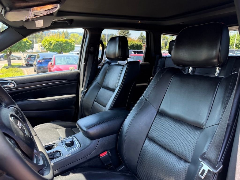 Used 2018 Sangria Metallic Clearcoat Jeep Overland image 26