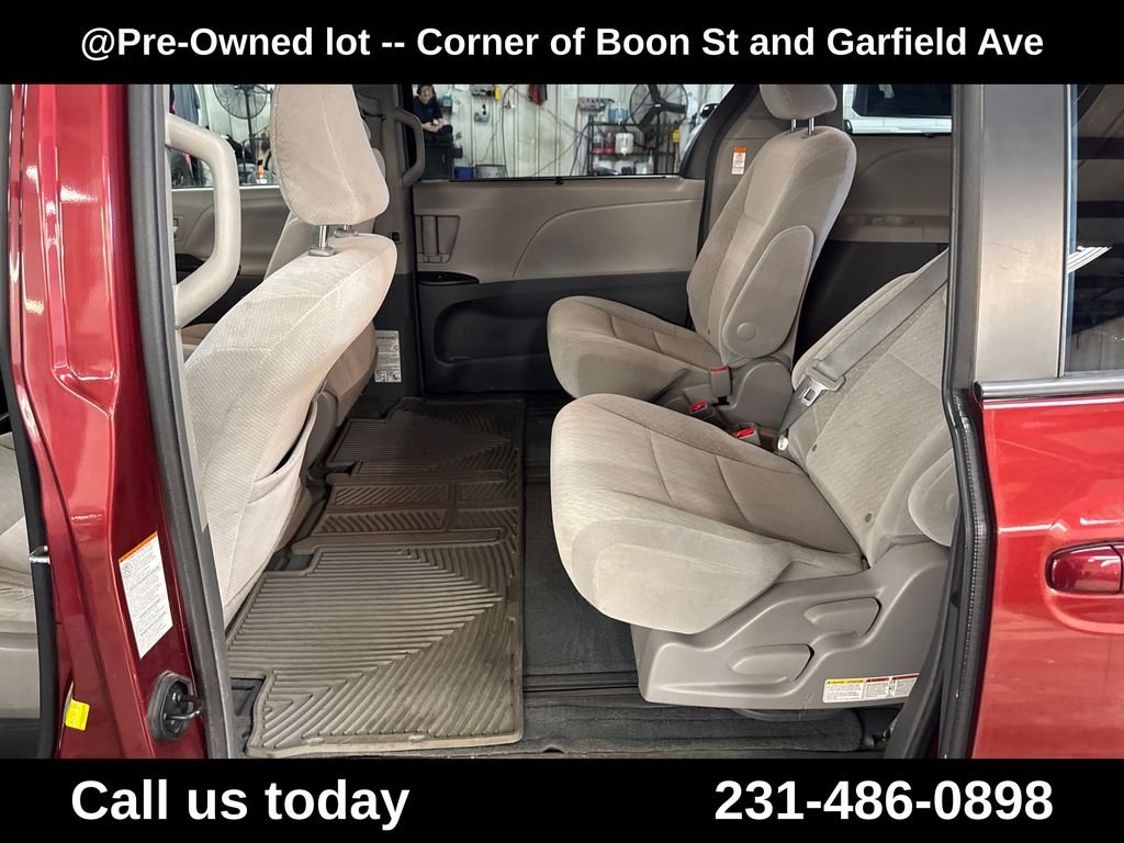 Used 2017 Red Toyota LE image 27