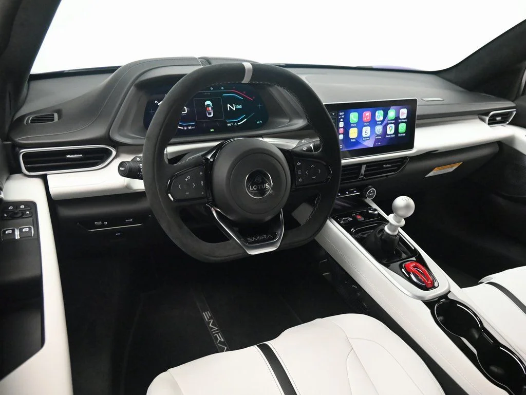 2026 Lotus Emira - Photo 7