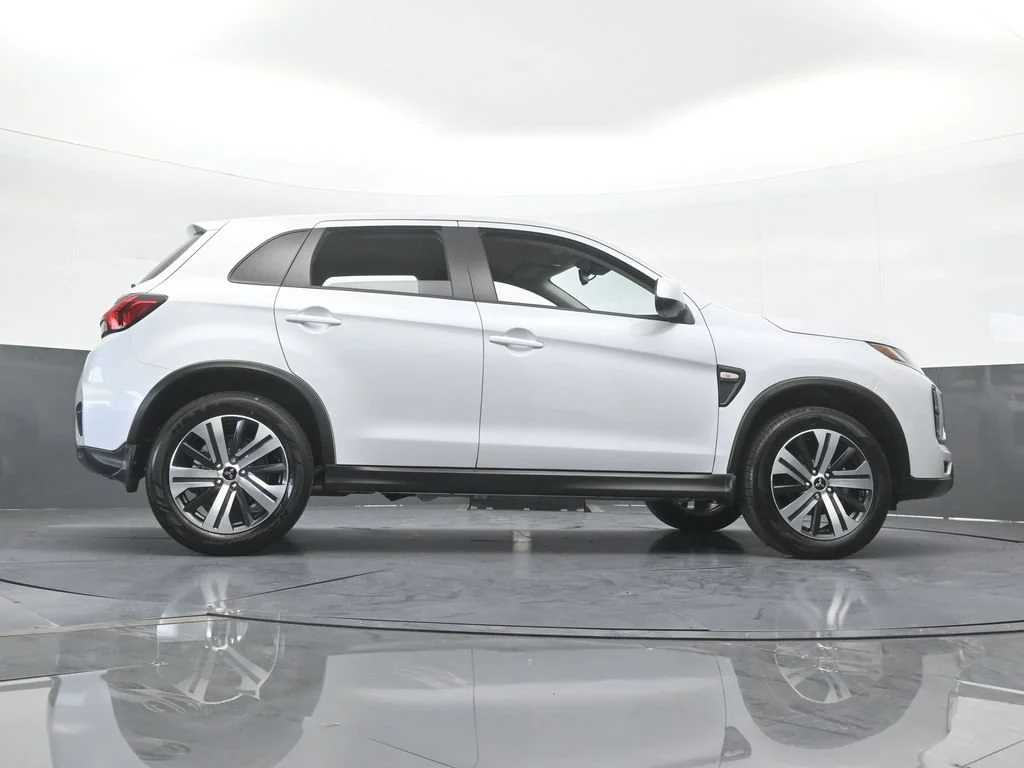 New 2027 White Diamond Mitsubishi 2.0 ES 2WD image 54