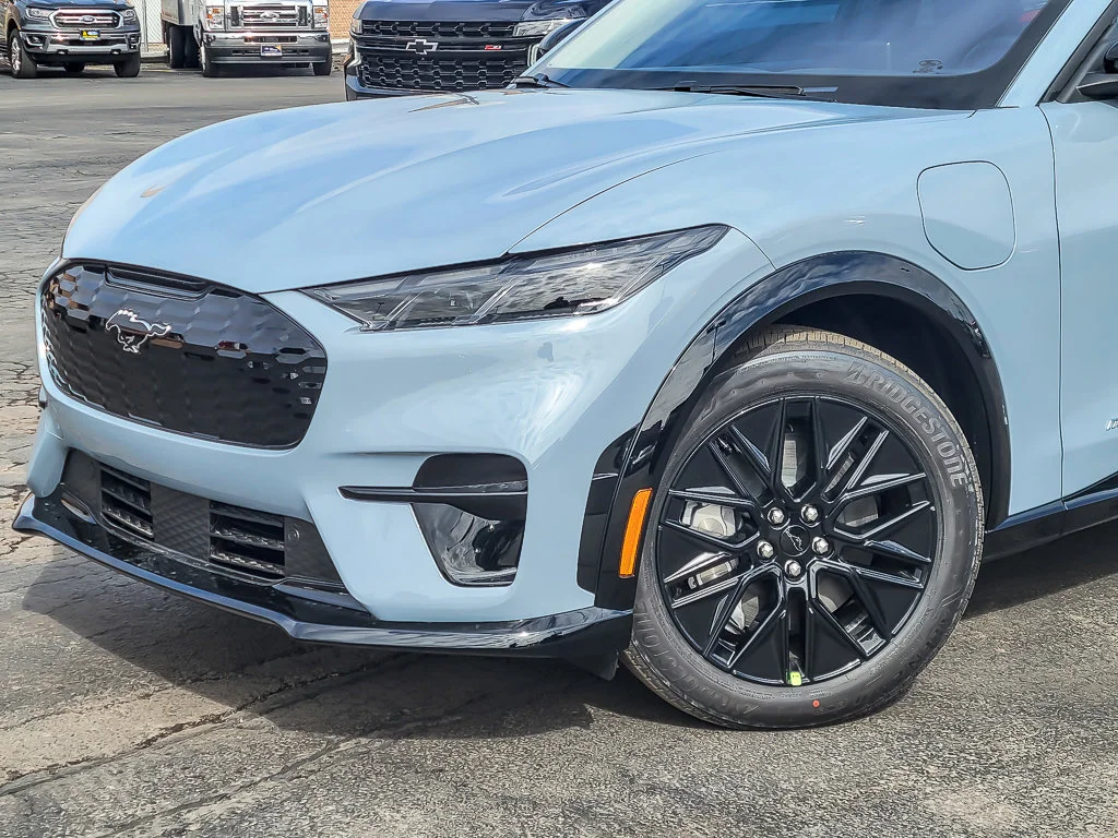 New 2026 Glacier Gray Metallic TriCoat Ford Premium image 1
