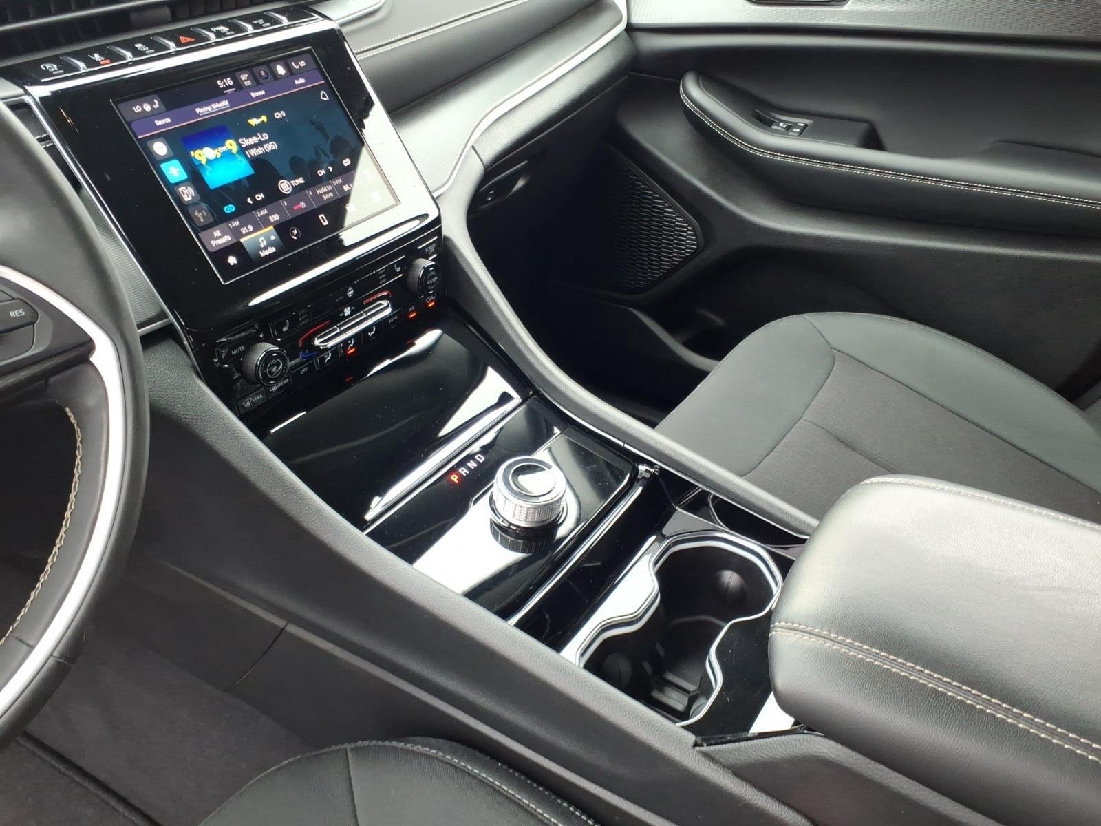 Used 2023 Silver Zynith Jeep Laredo image 20