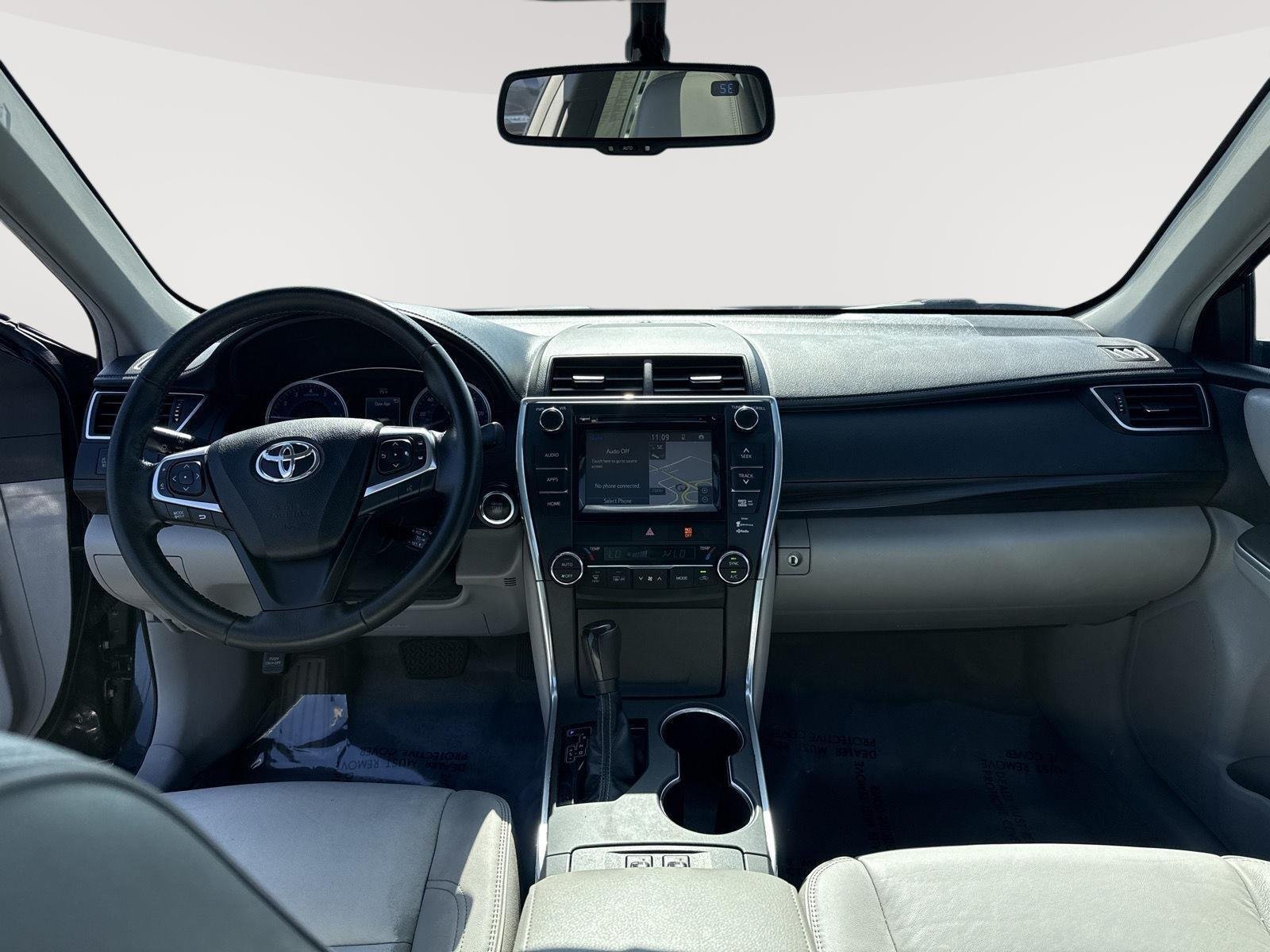 Used 2015 Cosmic Gray Mica Toyota XLE image 28
