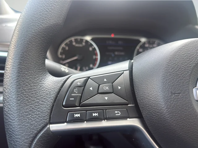 Used 2023 White Nissan 2.5 SV image 16