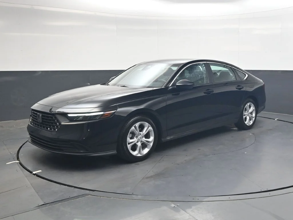 Used 2025  Honda LX image 8