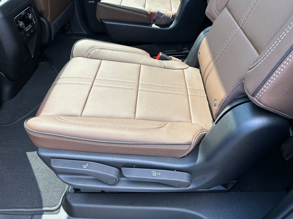 2026 Chevrolet Suburban High Country - Photo 40