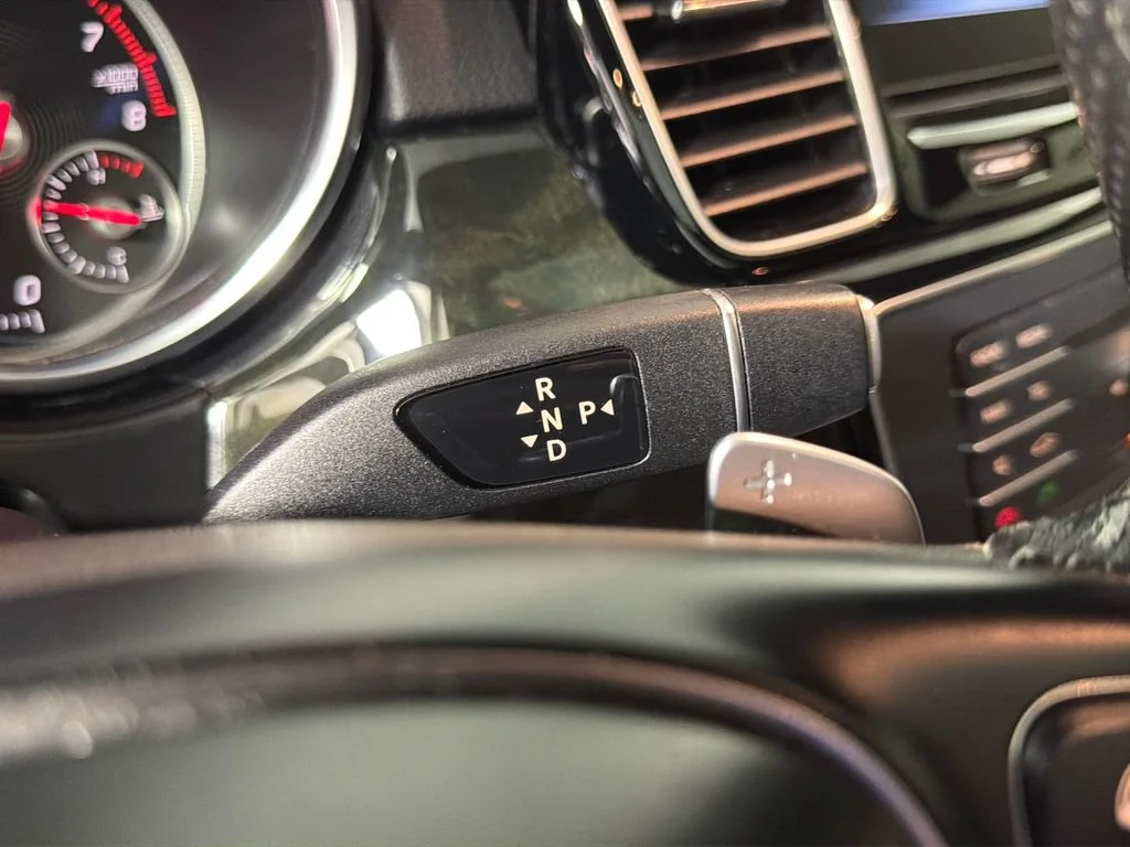Used 2019 Red Mercedes-Benz 4MATIC® image 22
