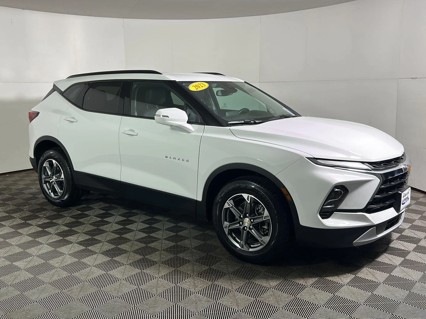 Used 2023 Summit White Chevrolet LT image 5