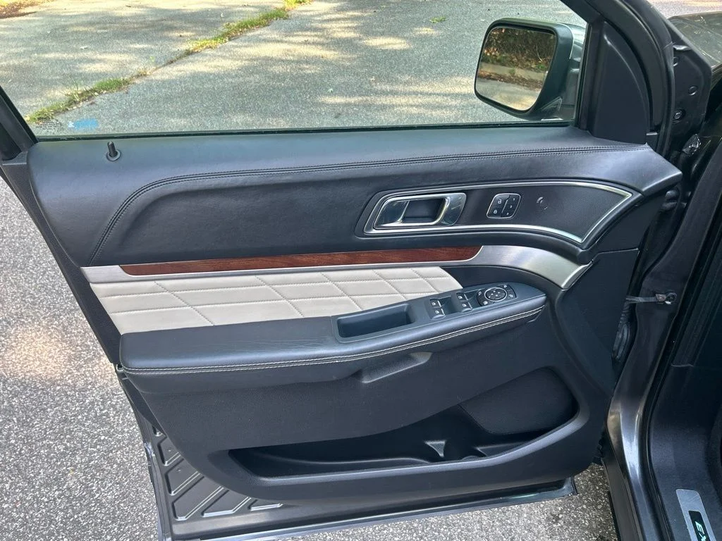Used 2016 Gray Ford Platinum image 15