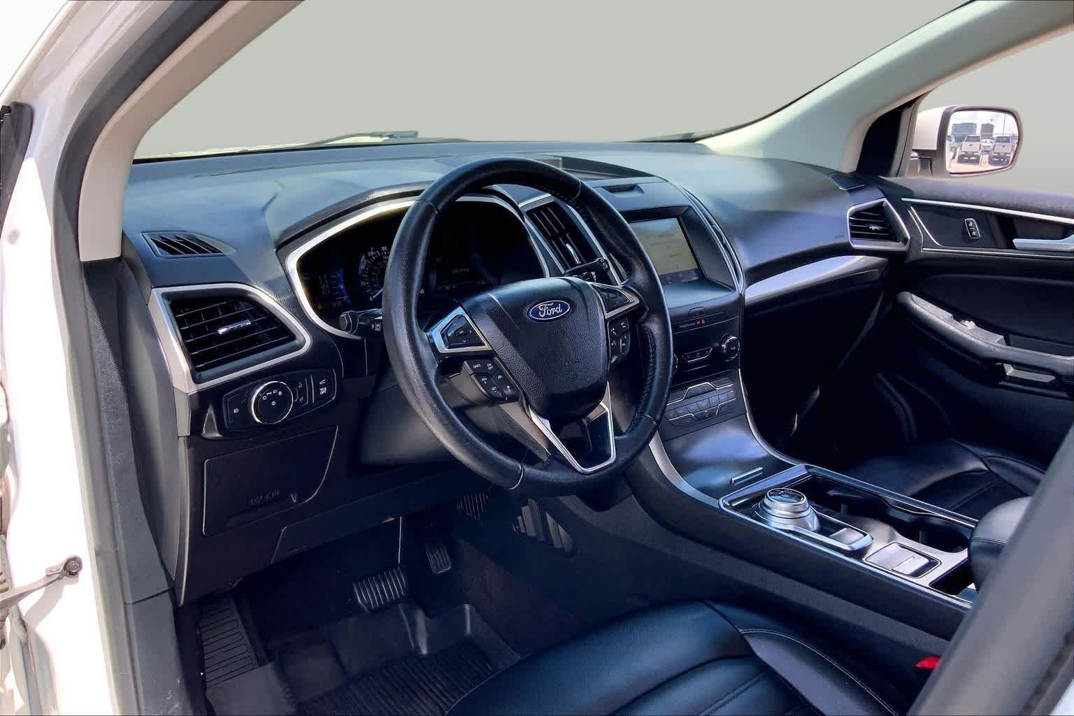 Used 2020 Star White Metallic Tri-Coat Ford SEL image 17