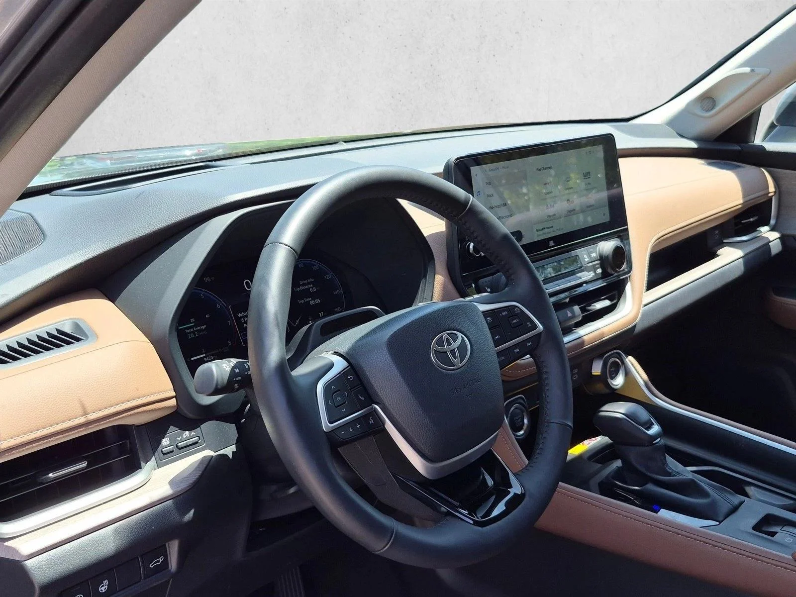 Used 2025 Gray Toyota Platinum image 8